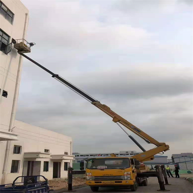 阳新哪里有小型吊车出租的